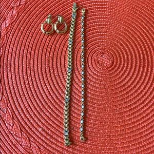 2 Bracelet and 1earring